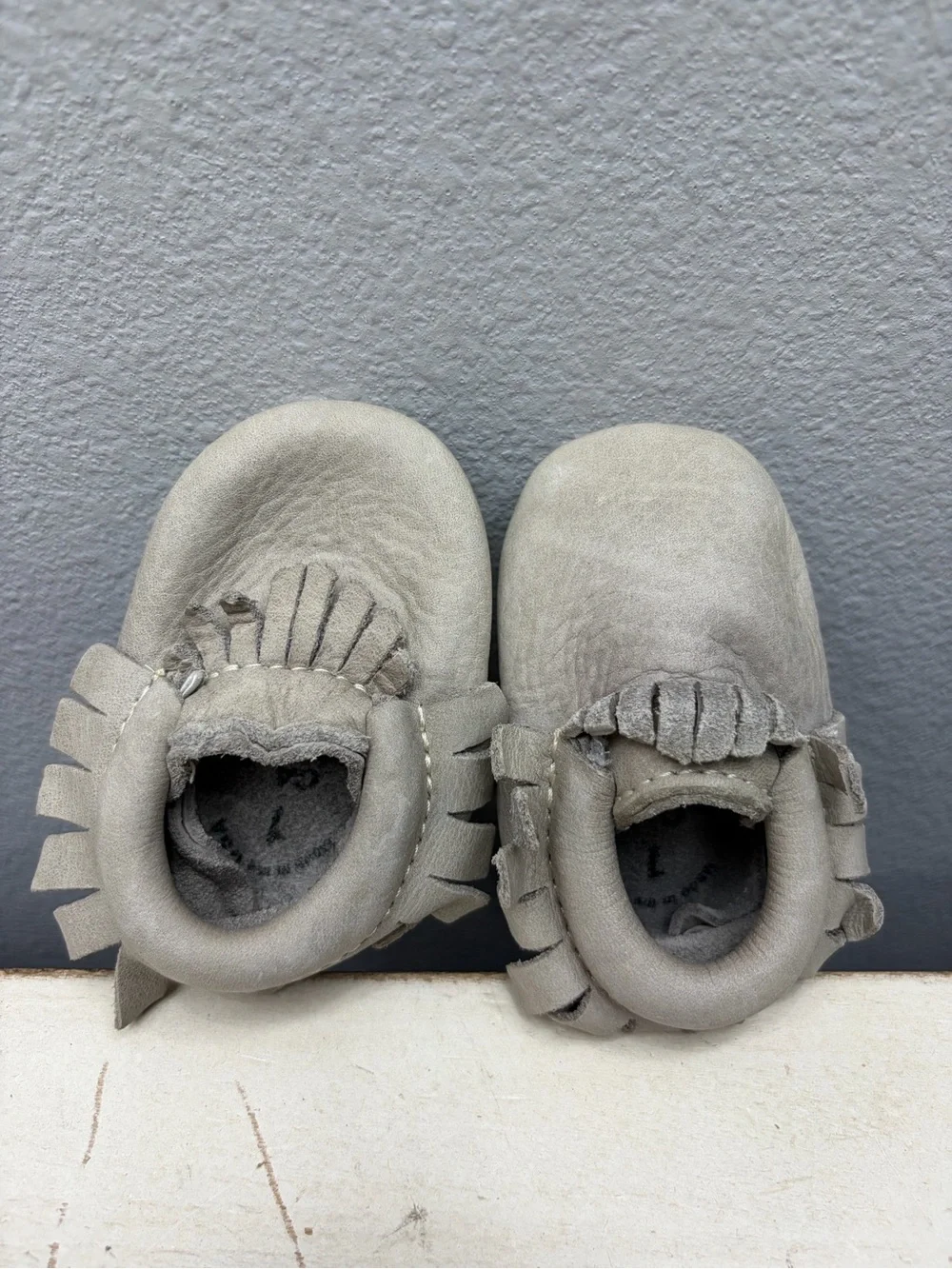 Freshly Picked Greatest Show On Earth Grey Moccasins Size 1 toddlers